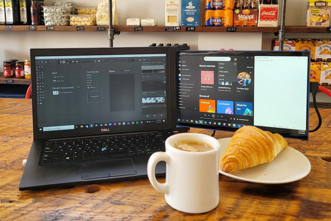 Mobile Pixels portable monitor