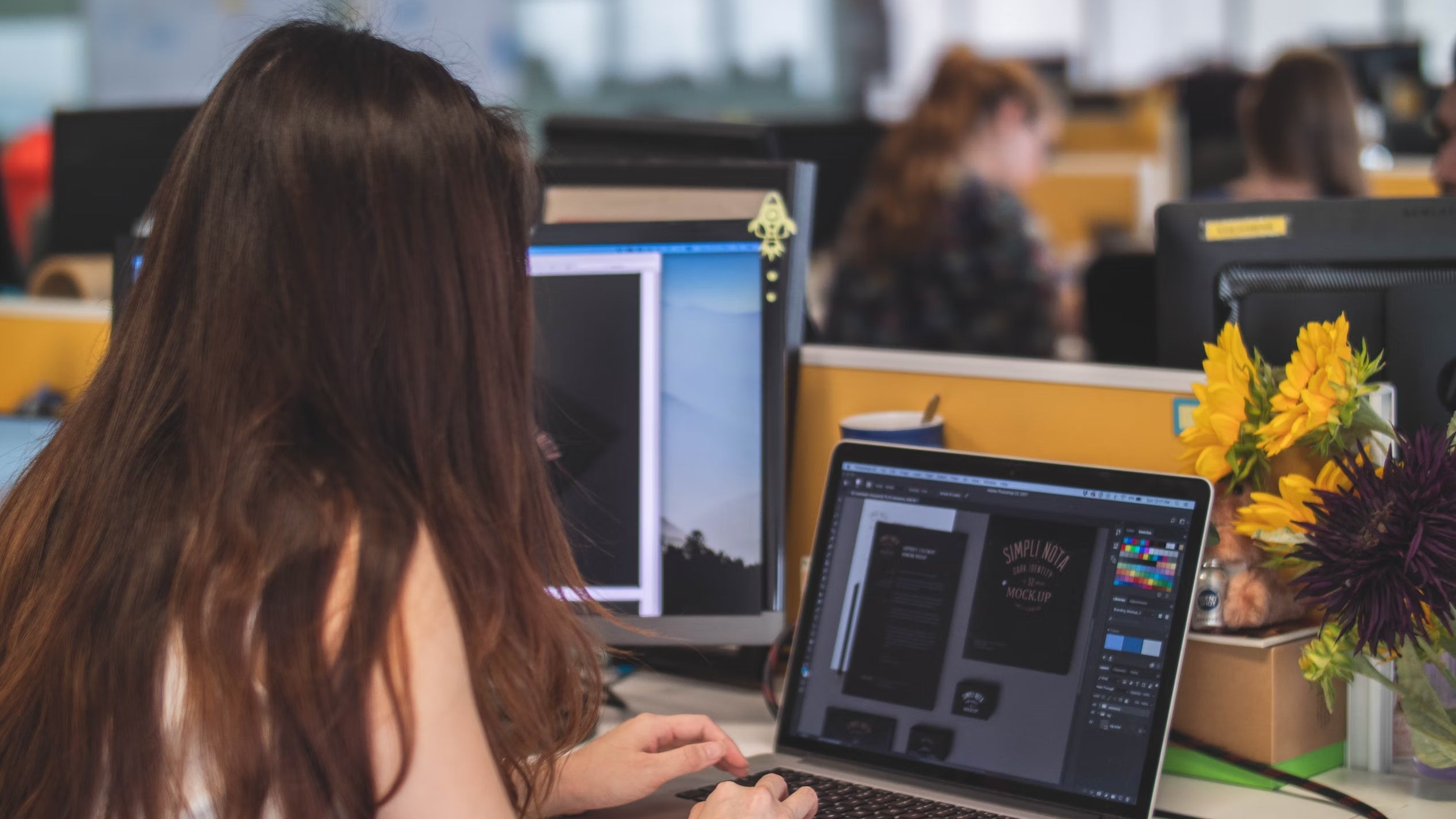 How To Set Up Triple Monitors For Laptops