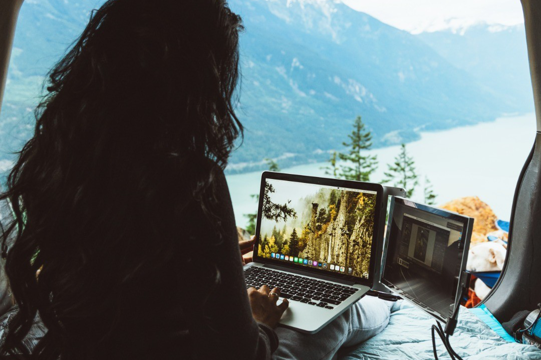portable monitor for work on the go