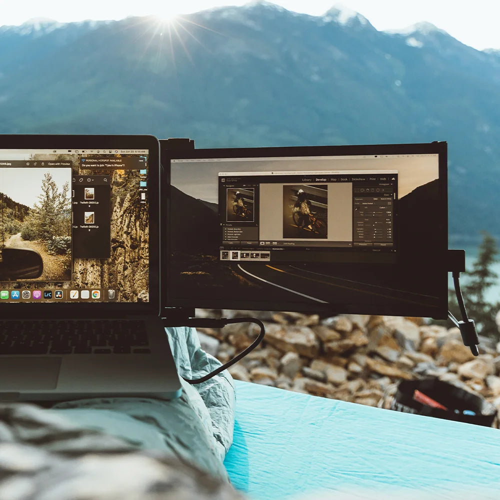 Duex Plus DS portable second screen for travel